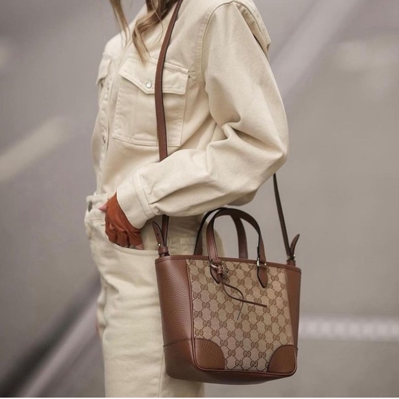 ✅ Gucci 2way Shoulder Bree GG Canvas. EUC . Authentic w/COA & unbranded strap. - Picture 11 of 11